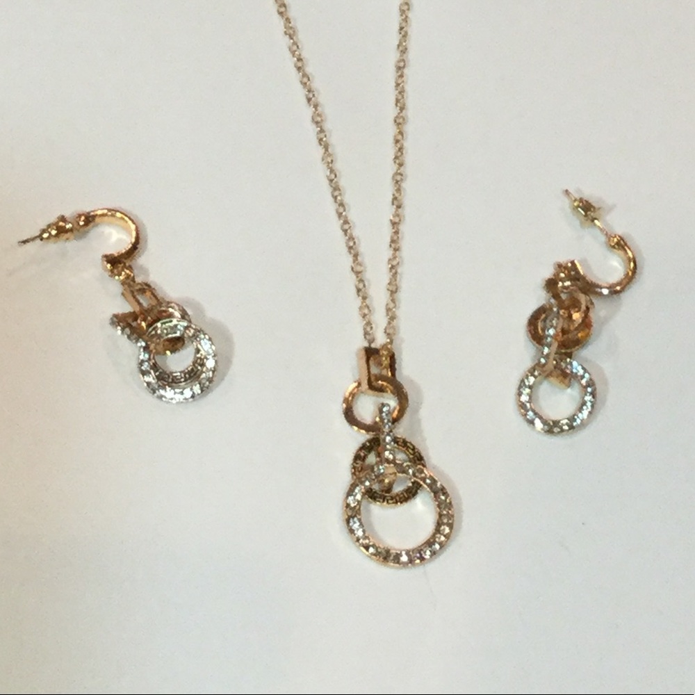 Circular hanging earrings and matching necklace